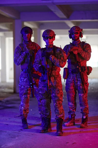 Een Groep Professionele Soldaten Voert Dapper Een Gevaarlijke Reddingsmissie Uit — Stockfoto
