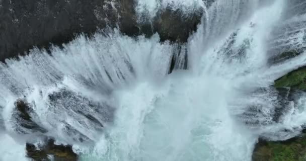 Потрясающее Замедленное Движение Создающее Эпический Воздушный Снимок Дикой Реки Огромным — стоковое видео