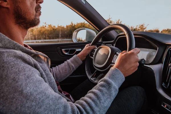 Close Man Hand Driving Car Sunset Concept Car Travel — Stock Photo, Image