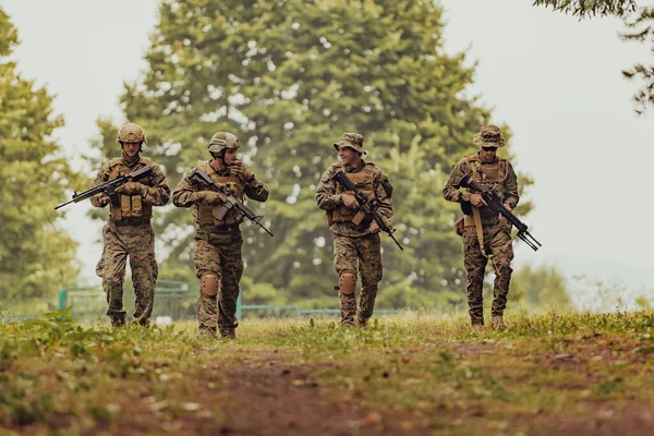 Bojownicy Żołnierze Stojący Razem Bronią Portret Grupowy Elitarnych Członków Amerykańskiej — Zdjęcie stockowe
