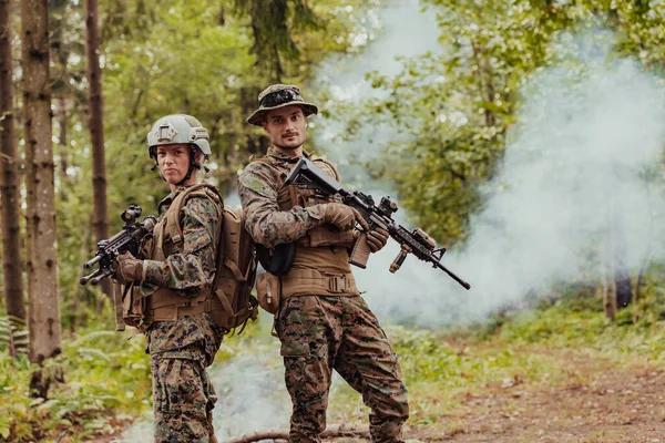 Modern Warfare Soldiers Squad Futó Taktikai Csata Formation Mint Egy — Stock Fotó