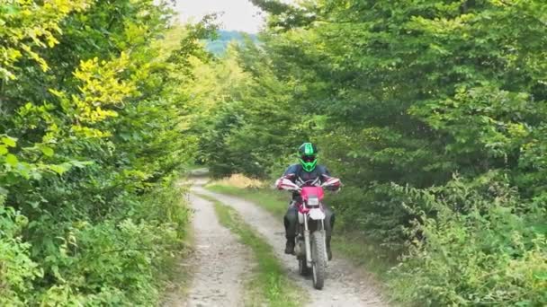 Luchtfoto Van Een Motorcross Rijder Een Reis Een Vuil Stoffige — Stockvideo