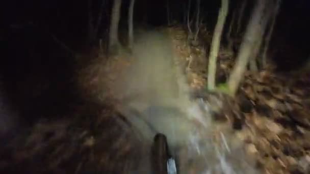 Grupa Przyjaciół Speed Riding Mountain Bike Downhill Ride Slipery Mtb — Wideo stockowe
