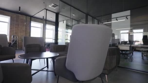 내에서 사무실로 구성된 현대적인 스타트업 센터는 최첨단 공간의 세련되고 혁신적이며 — 비디오