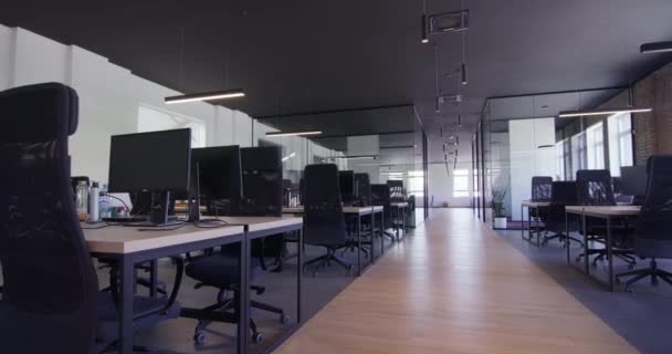 Modernos Centros Startups Compuestos Por Oficinas Vidrio Dentro Entorno Corporativo — Vídeo de stock