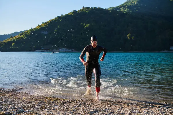 Triatlon Atleet Start Zwemtraining Meer — Stockfoto