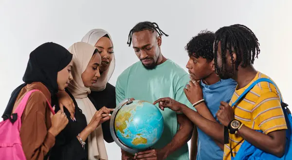 Diverse Group Students Gathered Globe Engrossed Exploration Study Vibrant Energy — Stock Photo, Image