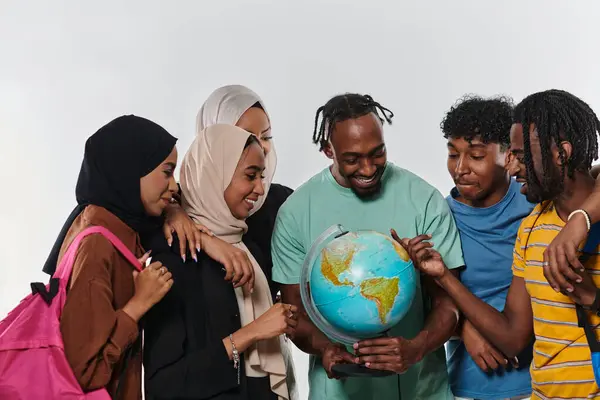 Diverse Group Students Gathered Globe Engrossed Exploration Study Vibrant Energy — Stock Photo, Image