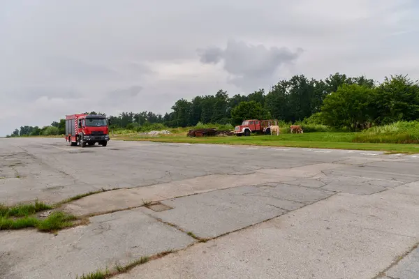 Αυτή Σαγηνευτική Σκηνή Ένα State Art Πυροσβεστικό Όχημα Εξοπλισμένο Προηγμένη — Φωτογραφία Αρχείου