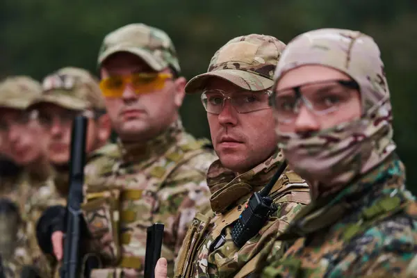 Soldater Som Står Sammen Med Våpen Gruppeportrett Elitemedlemmer Den Amerikanske – stockfoto