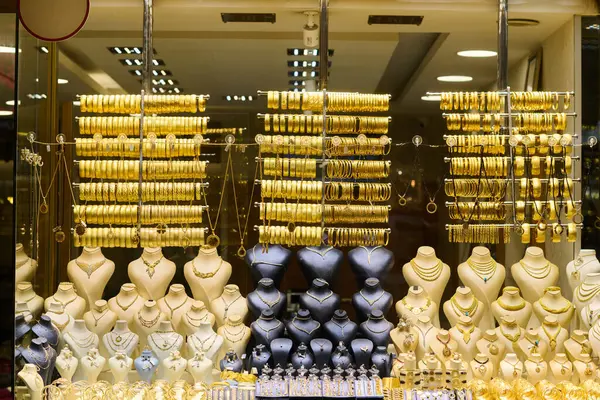 Esplendor Dorado Exquisitas Joyas Oro Artesanales Exhibidas Las Bulliciosas Calles — Foto de Stock