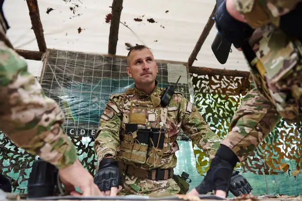 Una Unidad Militar Altamente Entrenada Planifica Organiza Una Misión Táctica — Foto de Stock