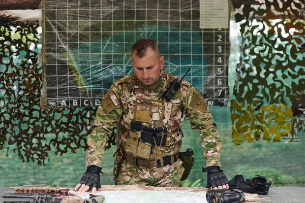 Seçkin Bir Askeri Birliğin Saygıdeğer Lideri Stratejik Dehayı Gözler Önüne — Stok fotoğraf