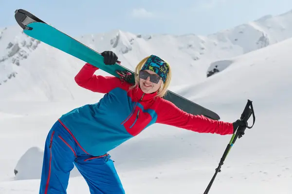 Professional Woman Skier Rejoices Successfully Climbing Snowy Peaks Alps — Stock Photo, Image