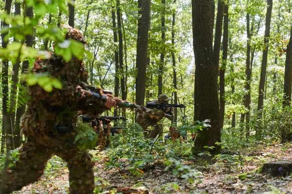 Specialized Military Antiterrorist Unit Conducts Covert Operation Dense Hazardous Woodland — Stock Photo, Image