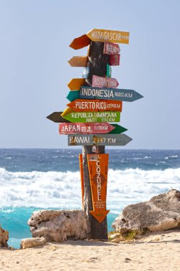 Cozumel, Meksika 'nın güneyinde fırtınalı bir deniz.
