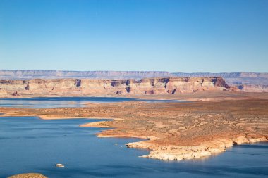 Yellowstone Ulusal Parkı 'ndaki Şelale ve Kanyon, Wyoming, ABD