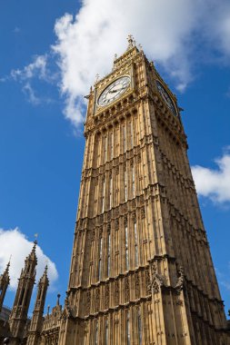 Londra 'daki ünlü Big Ben saat kulesi..