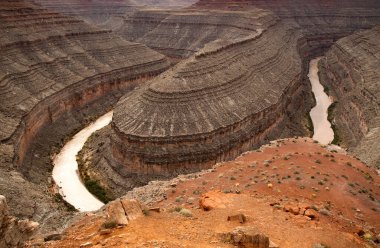 Goosenecks Eyalet Parkı, Utah, ABD 'de San Juan nehri üzerinde.