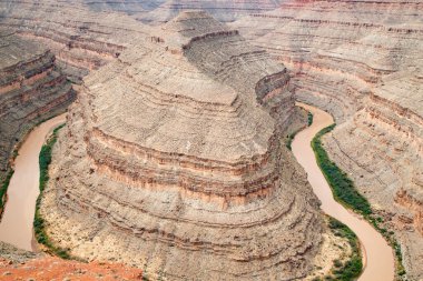 Goosenecks Eyalet Parkı, Utah, ABD 'de San Juan nehri üzerinde.