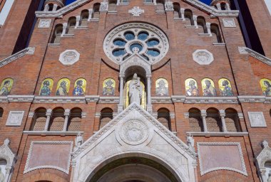 Szeged City Macaristan Yeminli Kilise tarihi mimari cephesi ayrıntıları