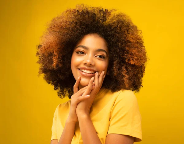 Lifestyle Beauty People Concept Νεαρή Όμορφη Αφροαμερικανίδα Πρόσωπο Close Teeth — Φωτογραφία Αρχείου