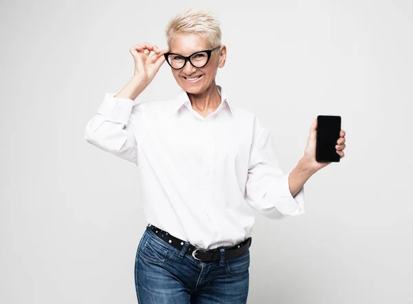 Nowoczesny Styl Życia Starzy Ludzie Komunikacja Koncepcja Elektronicznych Gadżetów Atrakcyjne — Zdjęcie stockowe