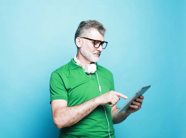 Lifestyle Tehnology People Concept Happy Senior Bearded Man Wearing Eyeglasses — Stock Photo, Image