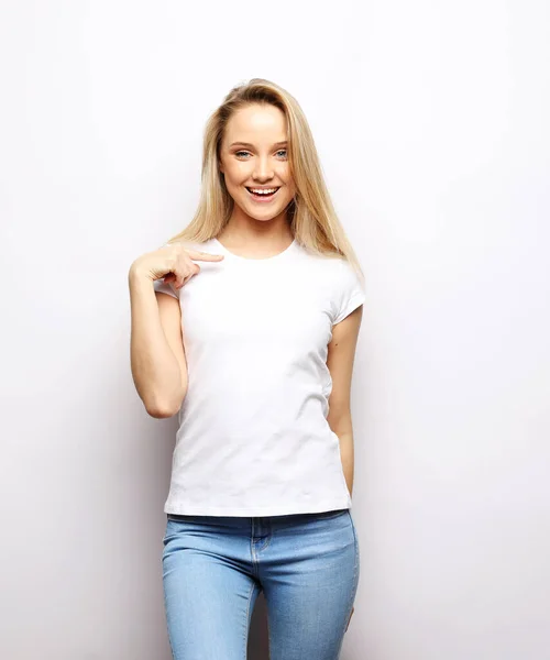 Charming Smiling Young Woman Long Blond Hair Dressed White Shirt — Photo