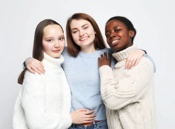 Életmód Barátság Emberek Koncepció Különböző Nemzetiségű Lányok — Stock Fotó
