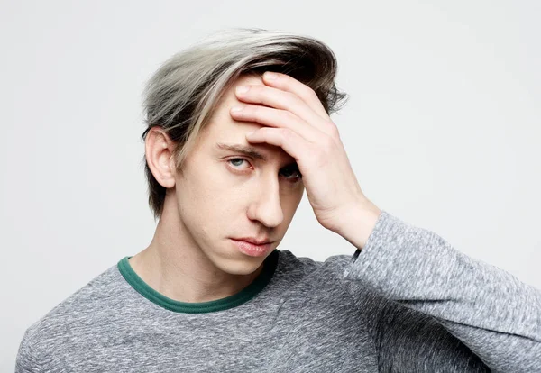 Ein Junger Mann Hat Kopfschmerzen Müdigkeit Stress Depression Porträt Über — Stockfoto