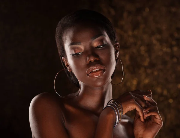 Beautiful Black Woman Posing Studio Close — Photo