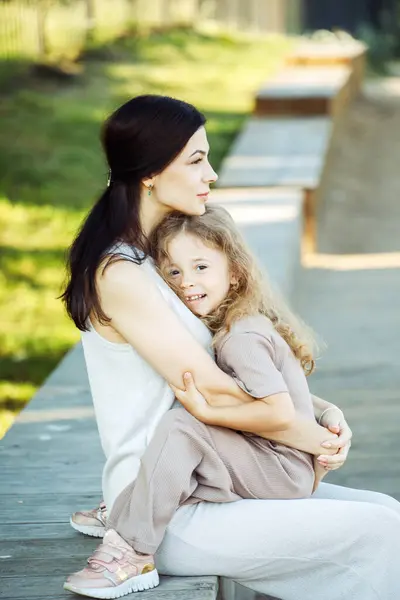 Happy Summer Time Little Daughter Hugging Her Young Happy Mom — Stockfoto