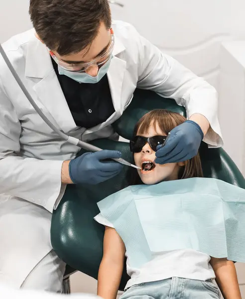 Pessoas Medicina Estomatologia Tecnologia Conceito Cuidados Saúde Dentista Masculino Trabalhando — Fotografia de Stock