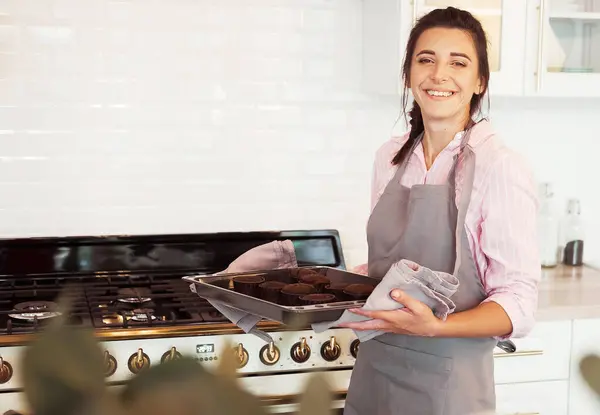Young Smiling Woman Pastry Chef Puts Cupcakes Oven Baking — Stock Photo, Image