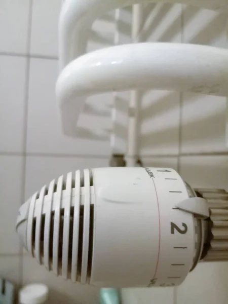 Термостат Радиаторе Ванной Комнате — стоковое фото
