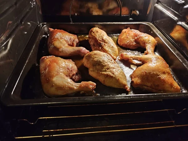 オーブン焼き鶏の足 — ストック写真