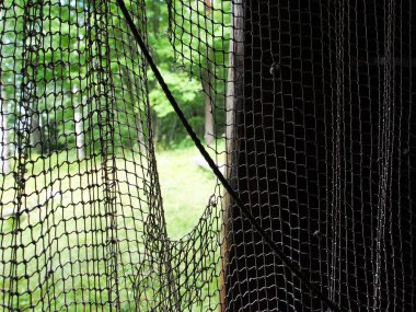 Asılı eski balıkçı ağları