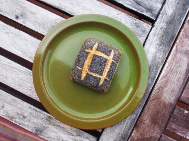 Tabakta haşhaş tohumu rulosu