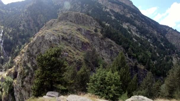 Piękna Dolina Hiszpańskiej Pirenejach Katalonii Dolina Nuria Vall Nuria — Wideo stockowe