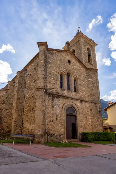 Schöne Alte Kirche Einem Kleinen Spanischen Dorf Hostales Den Bas Stockfoto