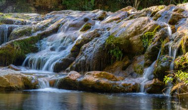 Sadernes, katalonya, İspanya 'daki yeşil dağların manzarası
