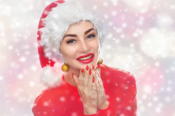 Retrato Una Hermosa Mujer Con Sombrero Rojo Santa Claus Suéter — Foto de Stock