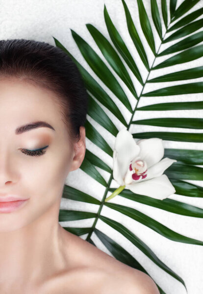 Porträt Einer Schönen Frau Einem Wellness Salon Vor Einer Schönheitsbehandlung — Stockfoto