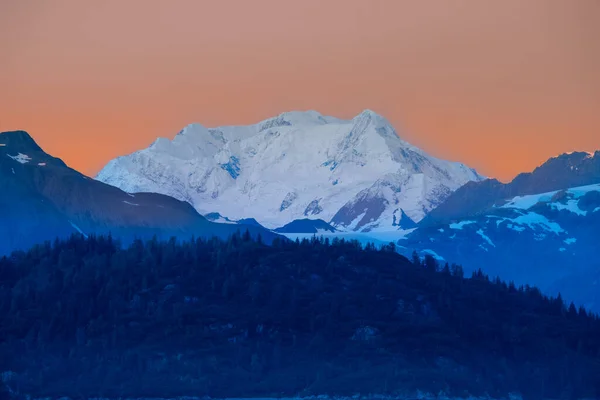Cahaya Matahari Terbit Pegunungan Alaska — Stok Foto