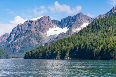 Seward, Alaska yakınlarındaki Diriliş Körfezi 'nde güzel buzul fiyortları