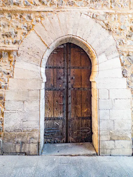Old Wooden Horseshoe Moorish Arched Doorway Historic Spain — Stock Photo, Image