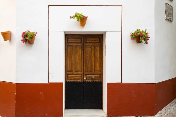 Schöne Haustür Einer Straße Cordoba Spanien lizenzfreie Stockbilder