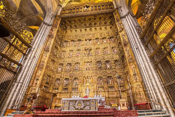 Sevilla Spanien September 2023 Der Kunstvolle Innenraum Und Altar Der Stockfoto