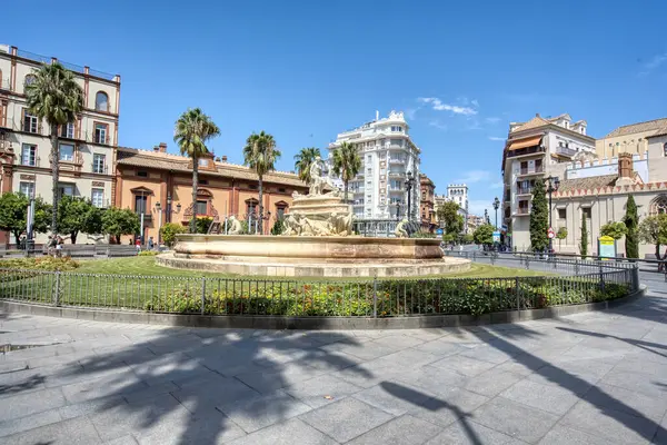 Sevilla Spanien September 2023 Der Wunderschöne Hispalis Brunnen Auf Dem Stockbild